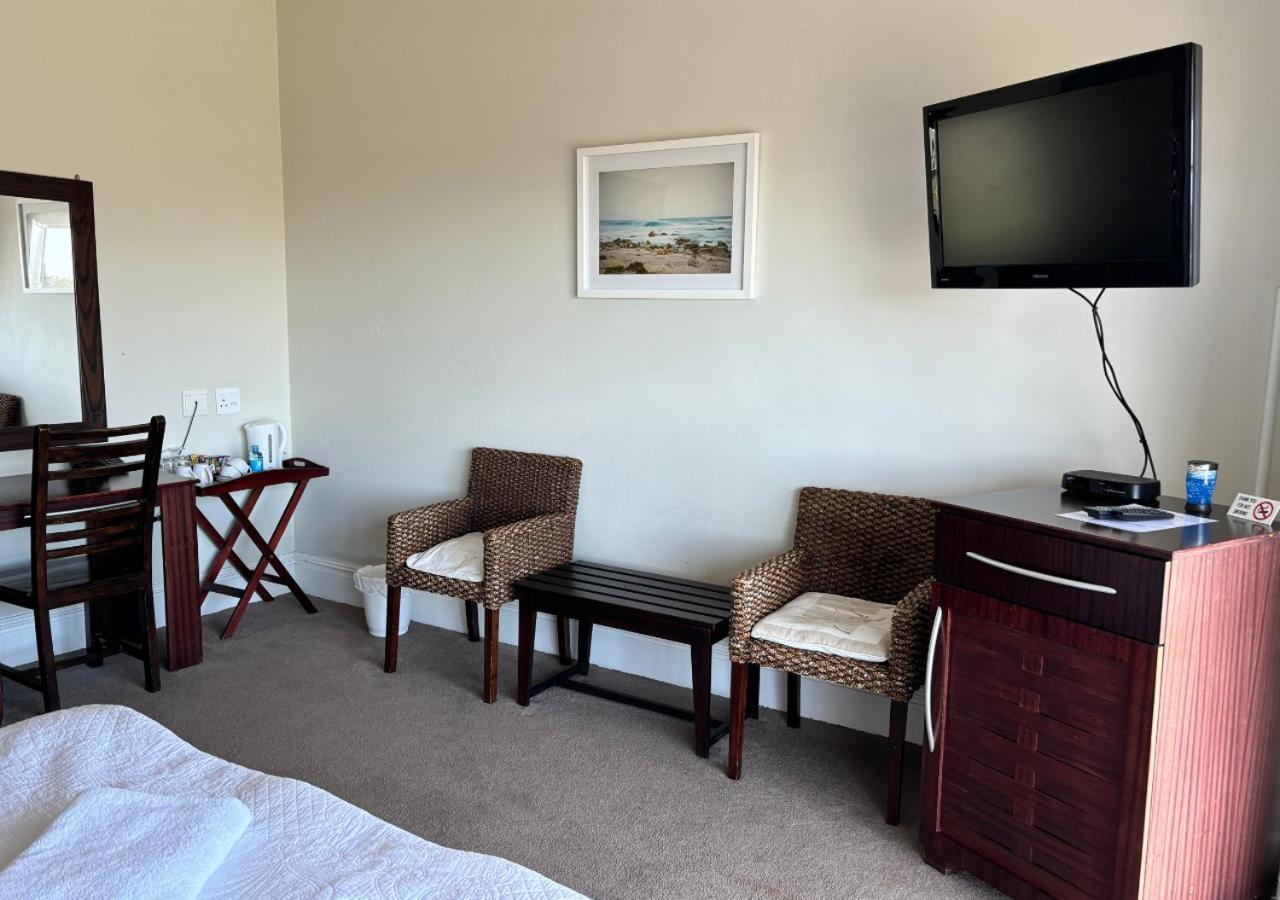 Bed and Breakfast Sir Roys At The Sea Port Elizabeth Exterior foto